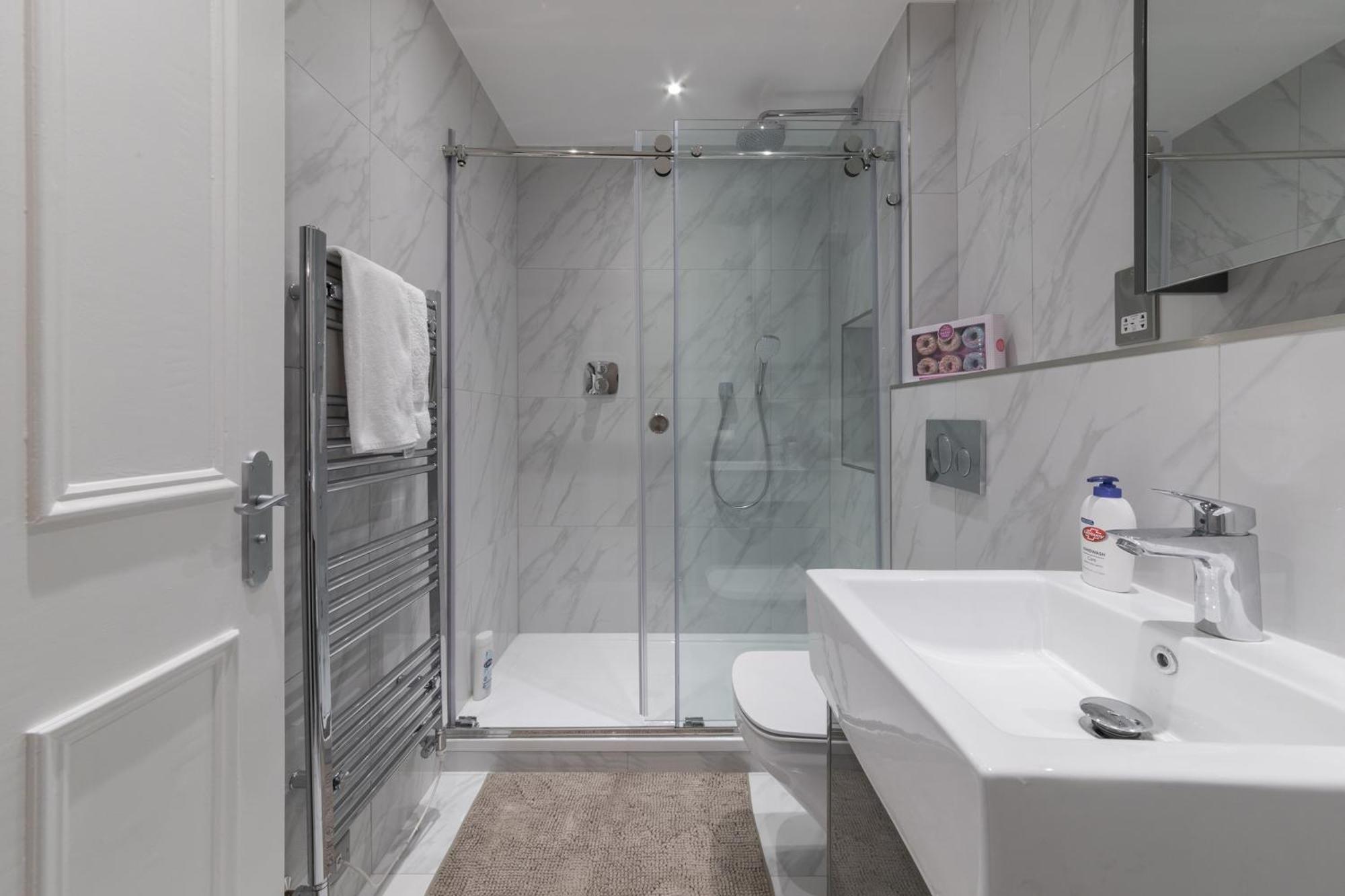 Luxury London 3 Bedroom Duplex With Pool Table - 4Hs Exterior photo