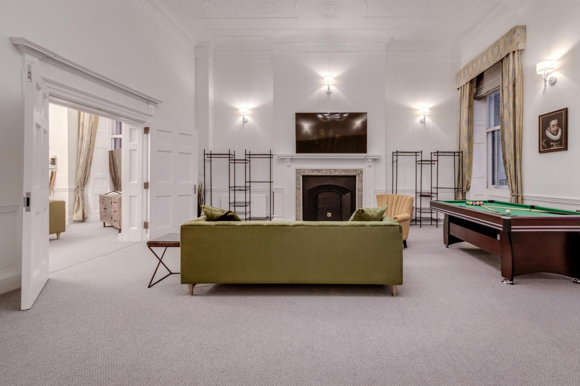Luxury London 3 Bedroom Duplex With Pool Table - 4Hs Exterior photo